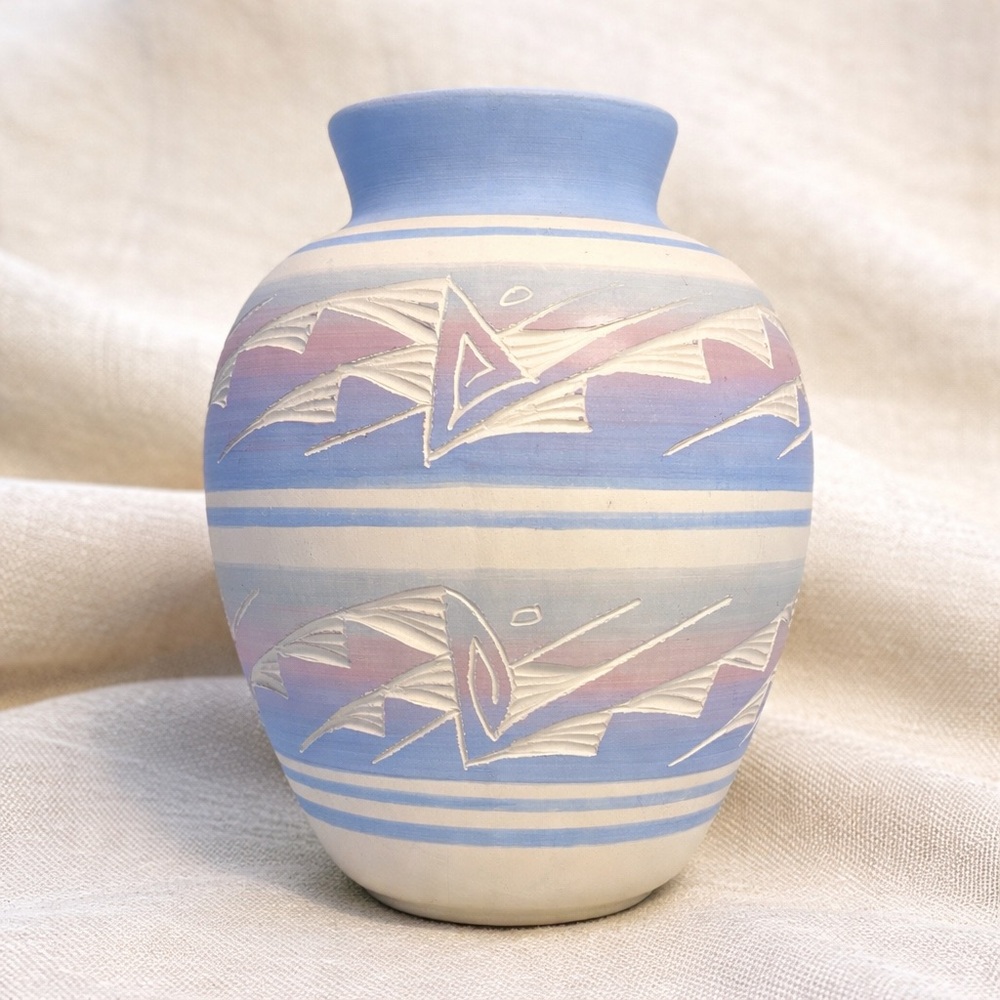 Southwest Navajo Pottery Vaze Signed by the Artist 6.5" 90s Boho